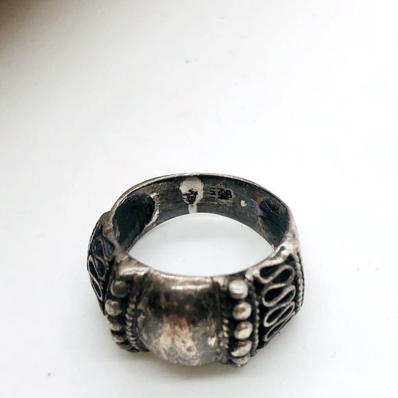 Antique Vintage Repousse Silver Ring - Picture 3 of 11